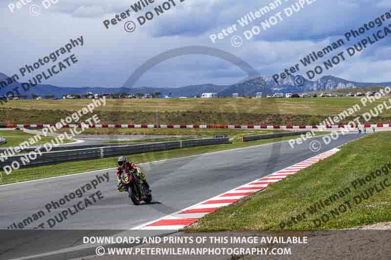 cadwell no limits trackday;cadwell park;cadwell park photographs;cadwell trackday photographs;enduro digital images;event digital images;eventdigitalimages;navarra;no limits trackdays;peter wileman photography;racing digital images;trackday digital images;trackday photos